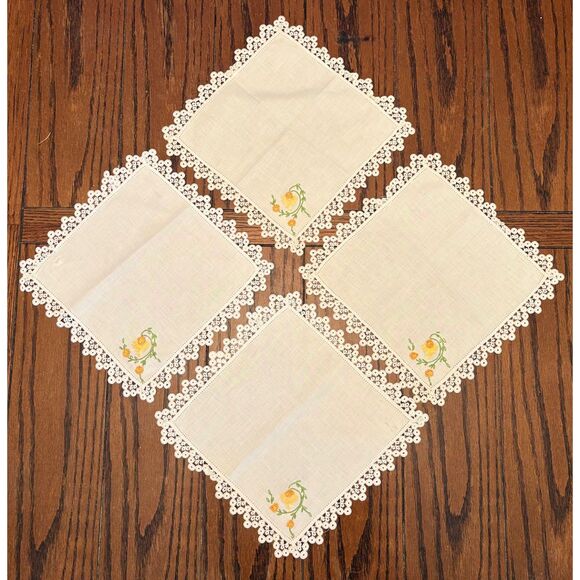 Four Vintage Embroidered Lace Edge Yellow Flower Cloth Napkins - Picture 5 of 5